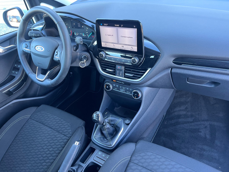 Ford Fiesta 1.0i Hybrid / Titanium , снимка 10 - Автомобили и джипове - 46355956