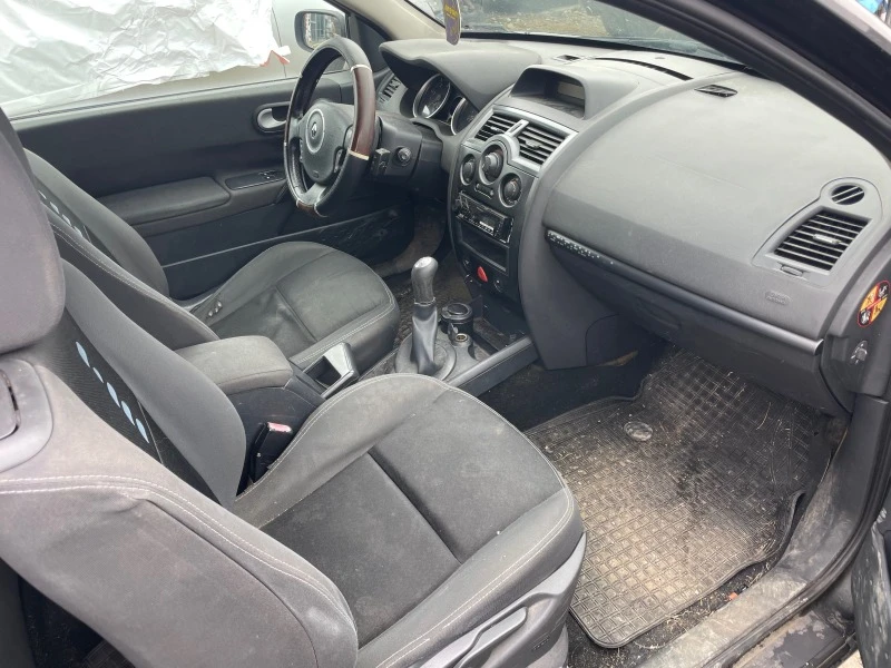 Renault Megane 1.5, снимка 6 - Автомобили и джипове - 44807301