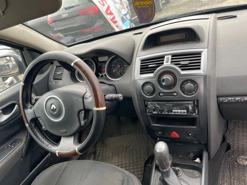 Renault Megane 1.5, снимка 7 - Автомобили и джипове - 44807301