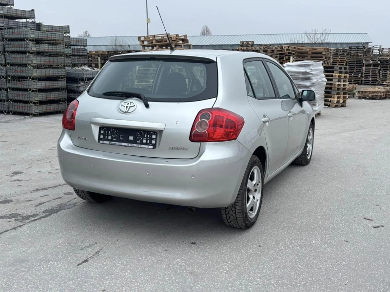 Toyota Auris 1.6 бензин, снимка 3 - Автомобили и джипове - 48156184