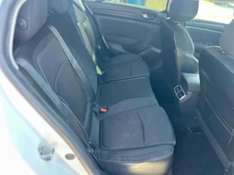 Renault Megane DCI AUTO EURO6B, снимка 12 - Автомобили и джипове - 50606235