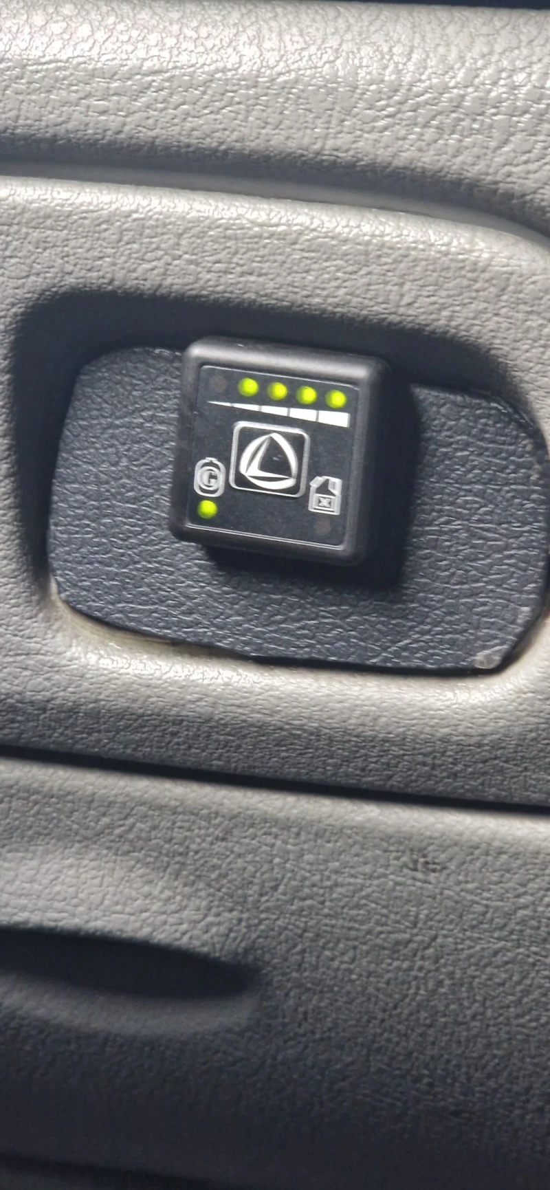 Renault Scenic 1.6i / LPG, снимка 13 - Автомобили и джипове - 52323101