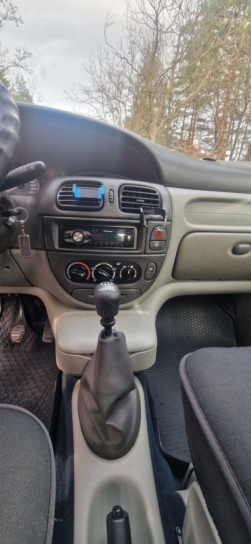 Renault Scenic 1.6i / LPG, снимка 11 - Автомобили и джипове - 52323101