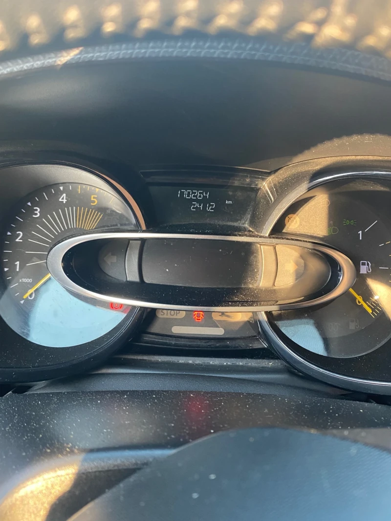 Renault Clio 1.5 dci, снимка 9 - Автомобили и джипове - 52540795