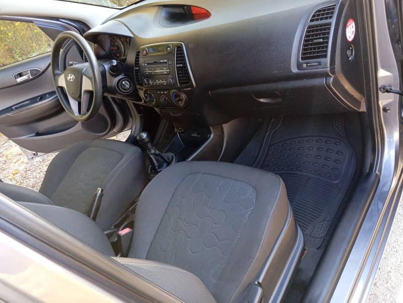 Hyundai I20 1.3-I-КЛИМАТРОНИК, снимка 15 - Автомобили и джипове - 52123861