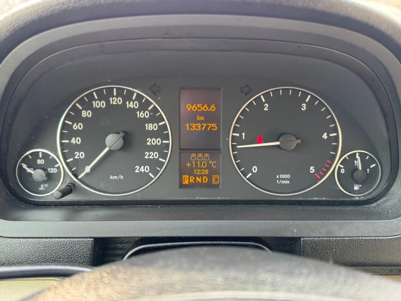 Mercedes-Benz A 180 АВТОМАТ, снимка 9 - Автомобили и джипове - 52649998