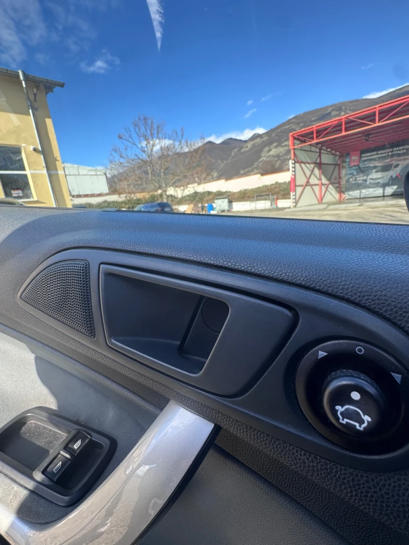 Ford Fiesta LPG, снимка 8 - Автомобили и джипове - 53034653