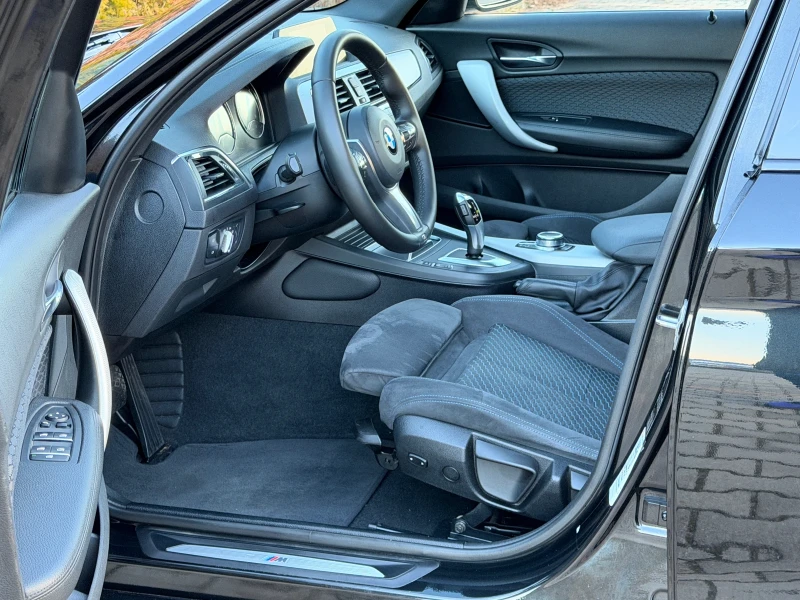 BMW 120 Facelift-ПЪЛЕН-М-ПАКЕТ-АЛКАНТАРА-НАВИ-LED-ОТЛИЧНА, снимка 9 - Автомобили и джипове - 53143047