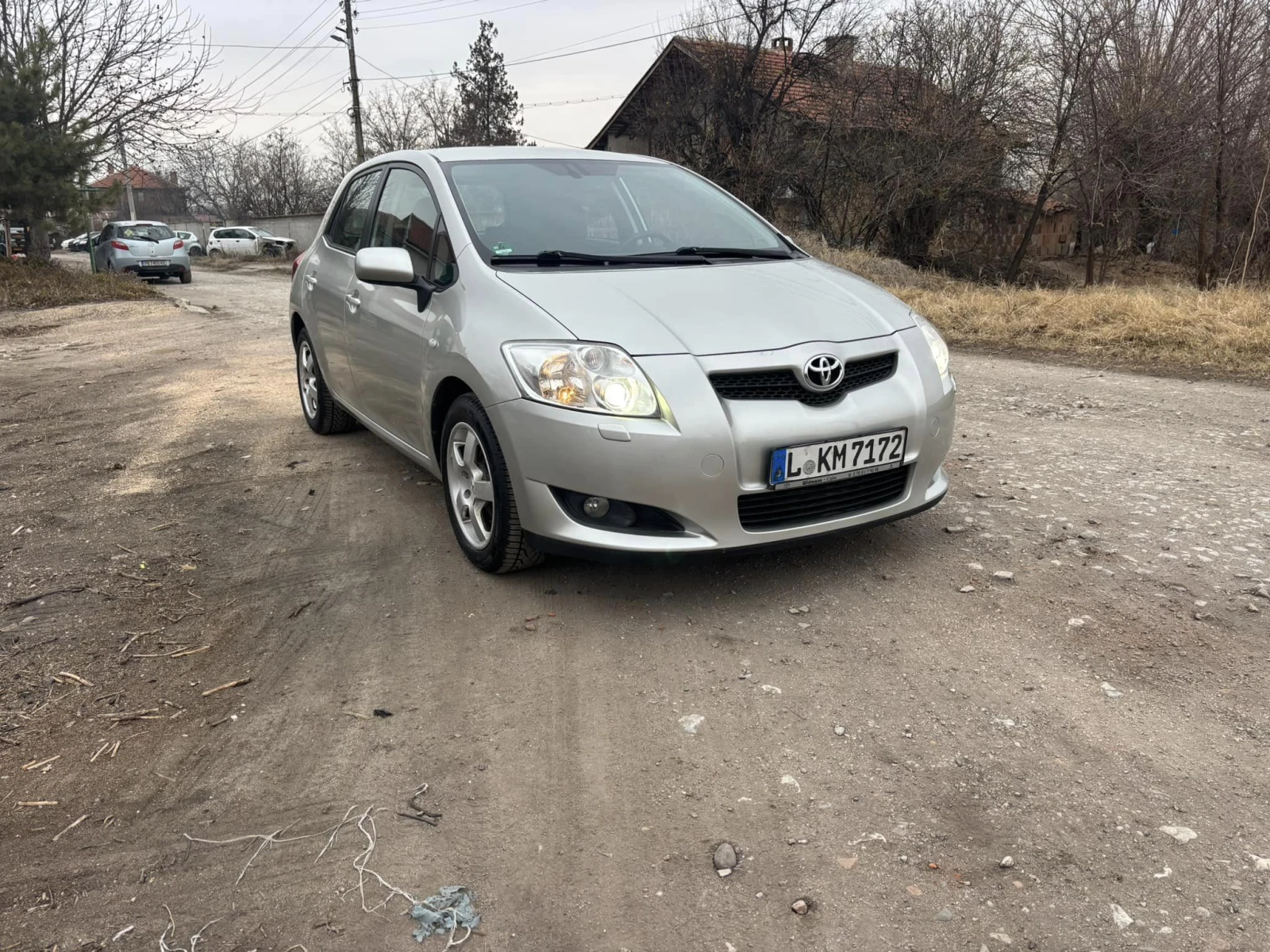 Toyota Auris 1.6 бензин - изображение 2