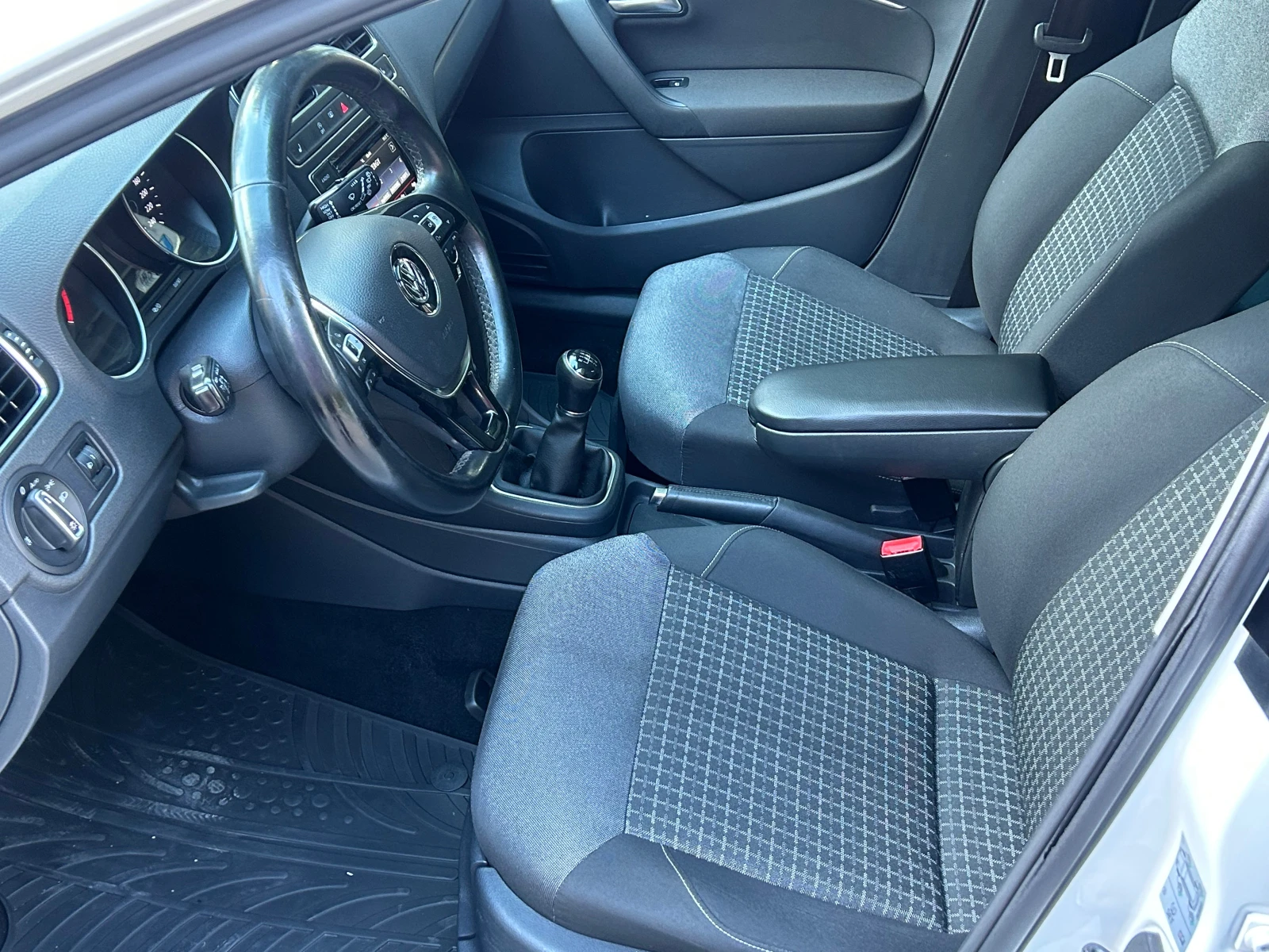 VW Polo 1, 4 TDI 90K - изображение 9