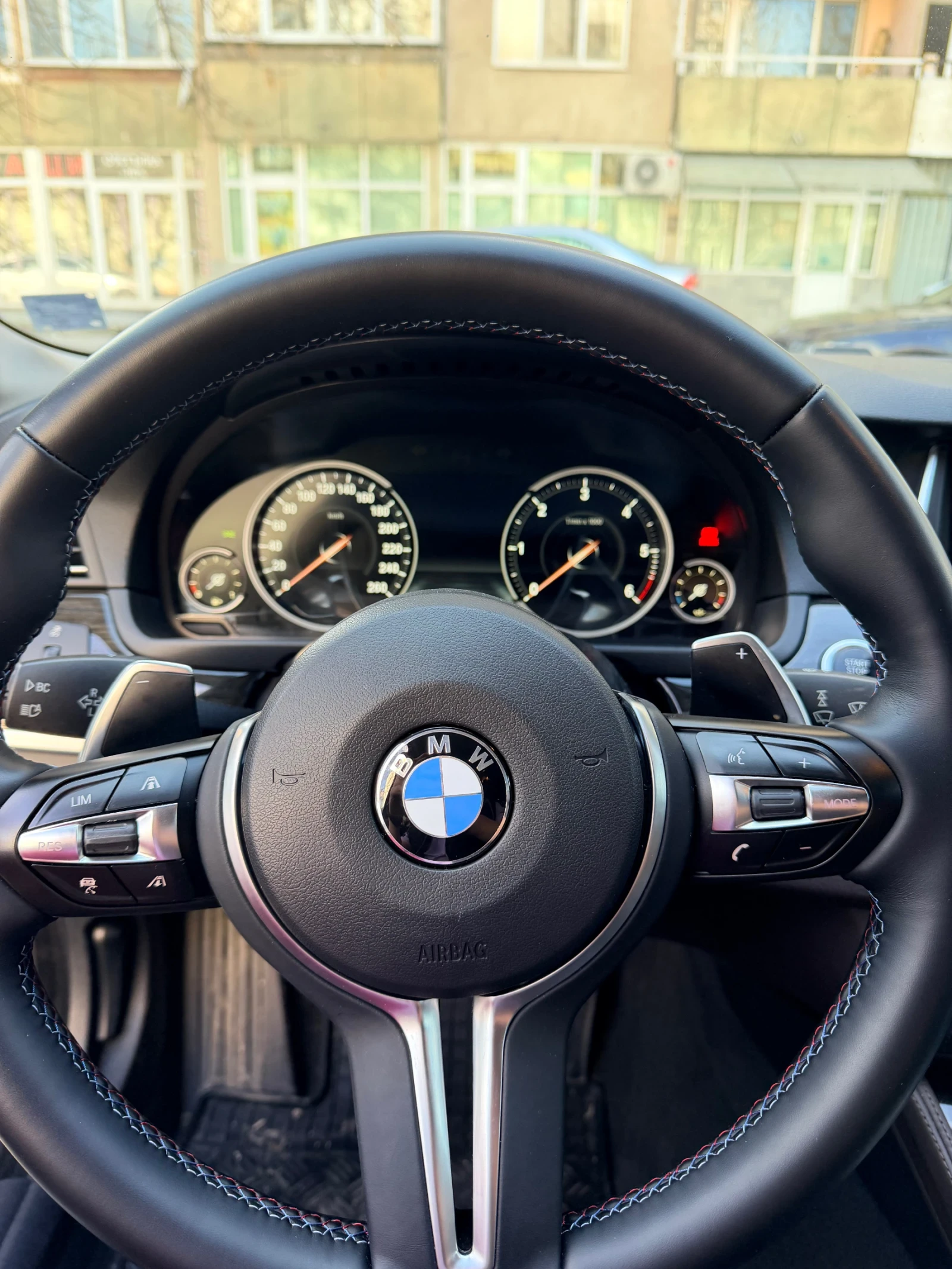 BMW 530 FACE/FULL LED/HEAD UP/SOFT CLOSE, снимка 8 - Автомобили и джипове - 54145725