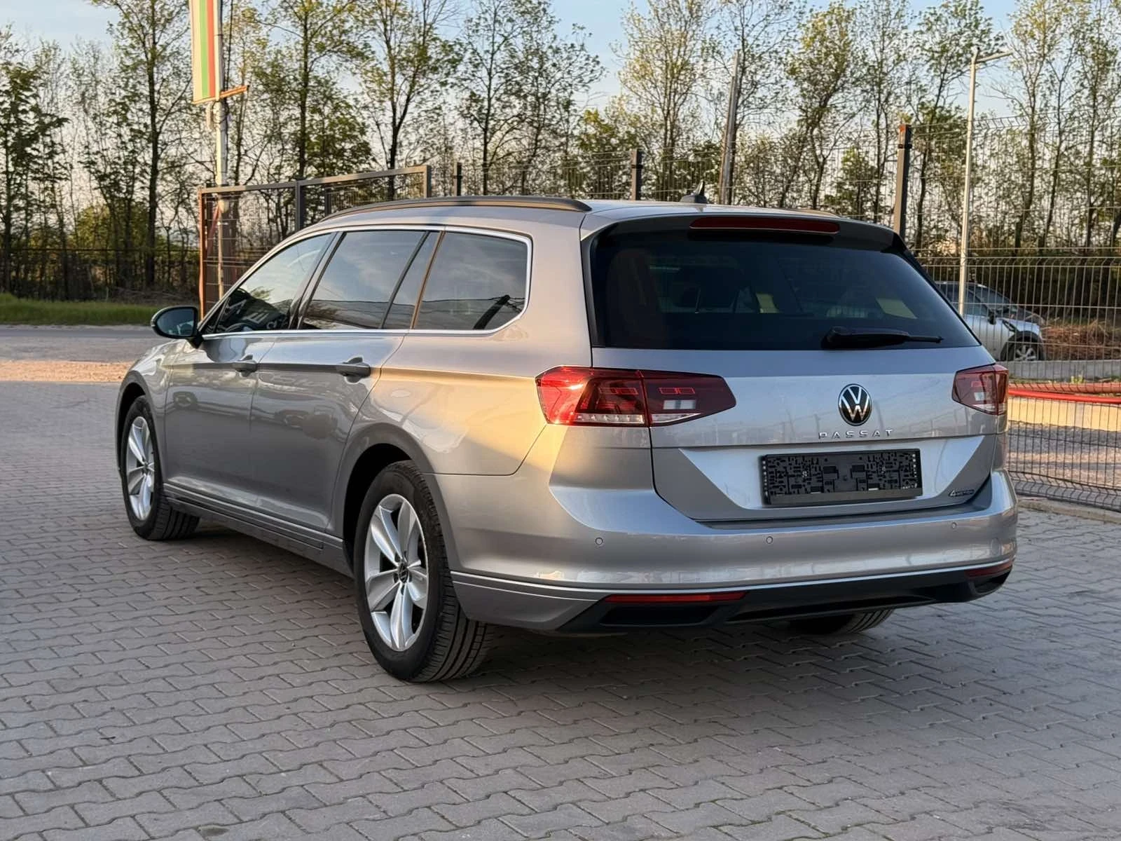 VW Passat Нов внос от Германия* 4motion* Distronik* , снимка 6 - Автомобили и джипове - 54470309