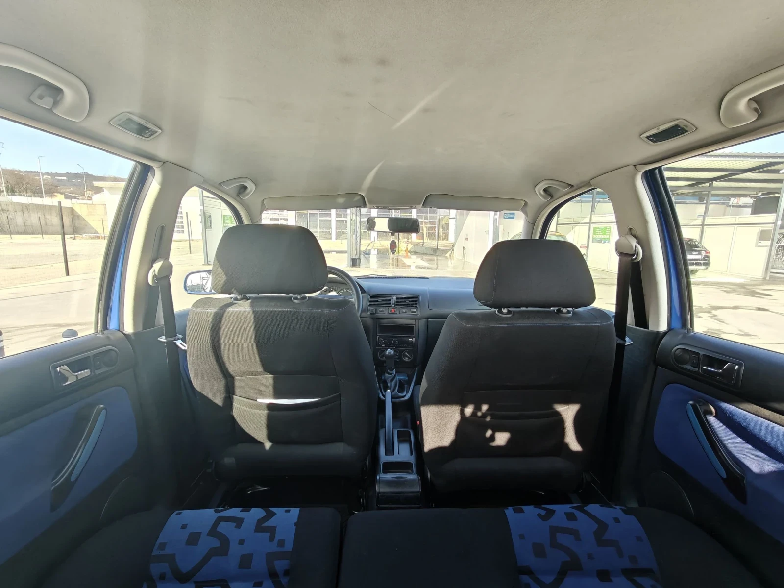 VW Golf 1.6 SR, снимка 8 - Автомобили и джипове - 54484629
