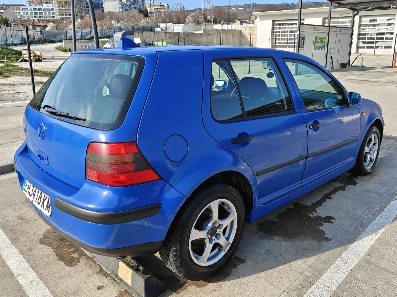 VW Golf 1.6 SR, снимка 4 - Автомобили и джипове - 54484629