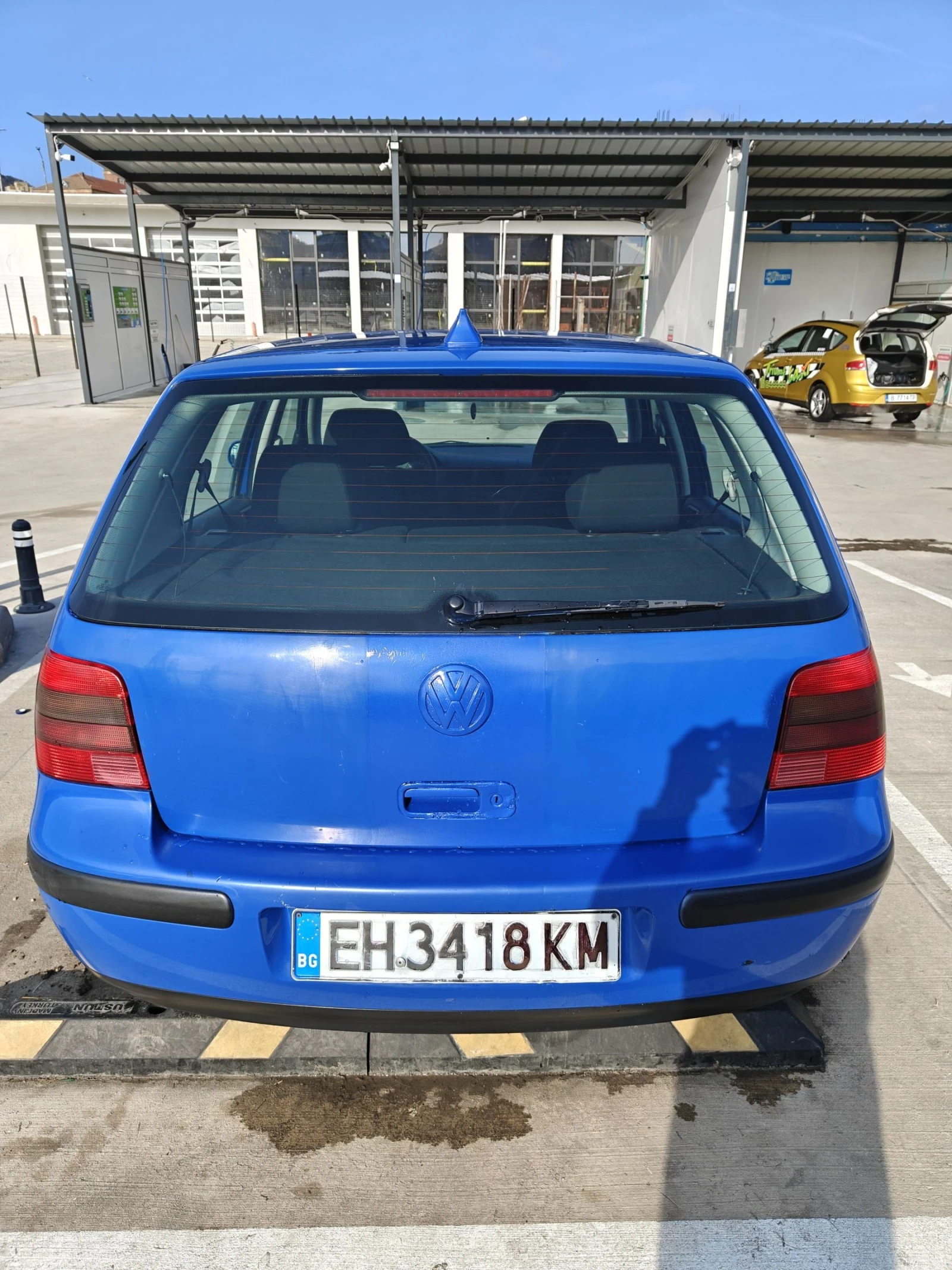 VW Golf 1.6 SR, снимка 6 - Автомобили и джипове - 54484629
