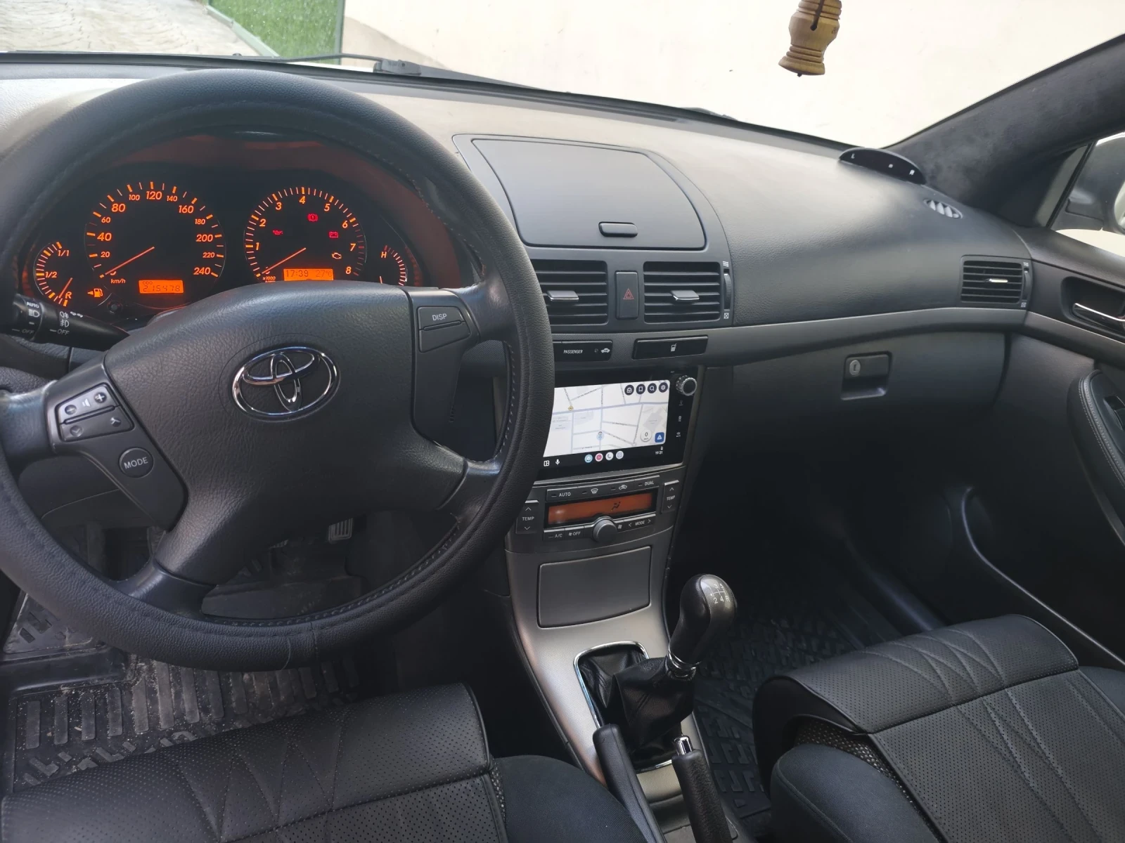 Toyota Avensis 1.8 facelift , снимка 13 - Автомобили и джипове - 54803395