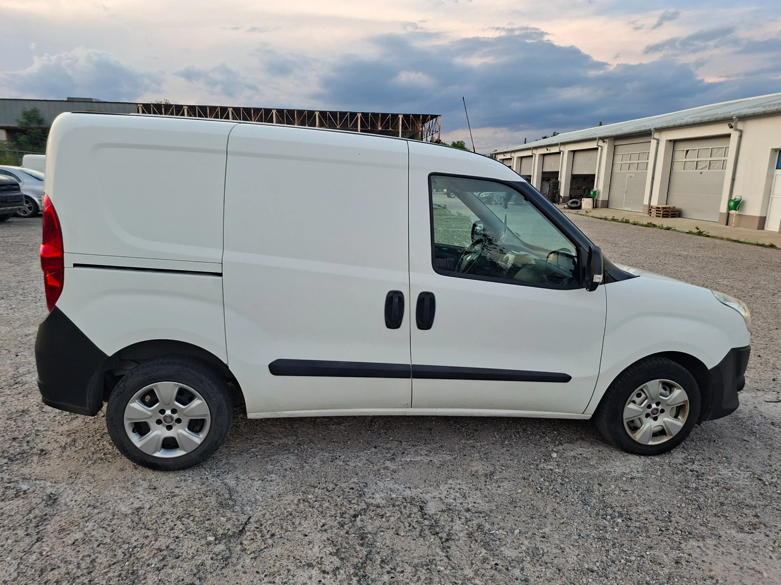 Fiat Doblo Товарен, снимка 2 - Автомобили и джипове - 54858570
