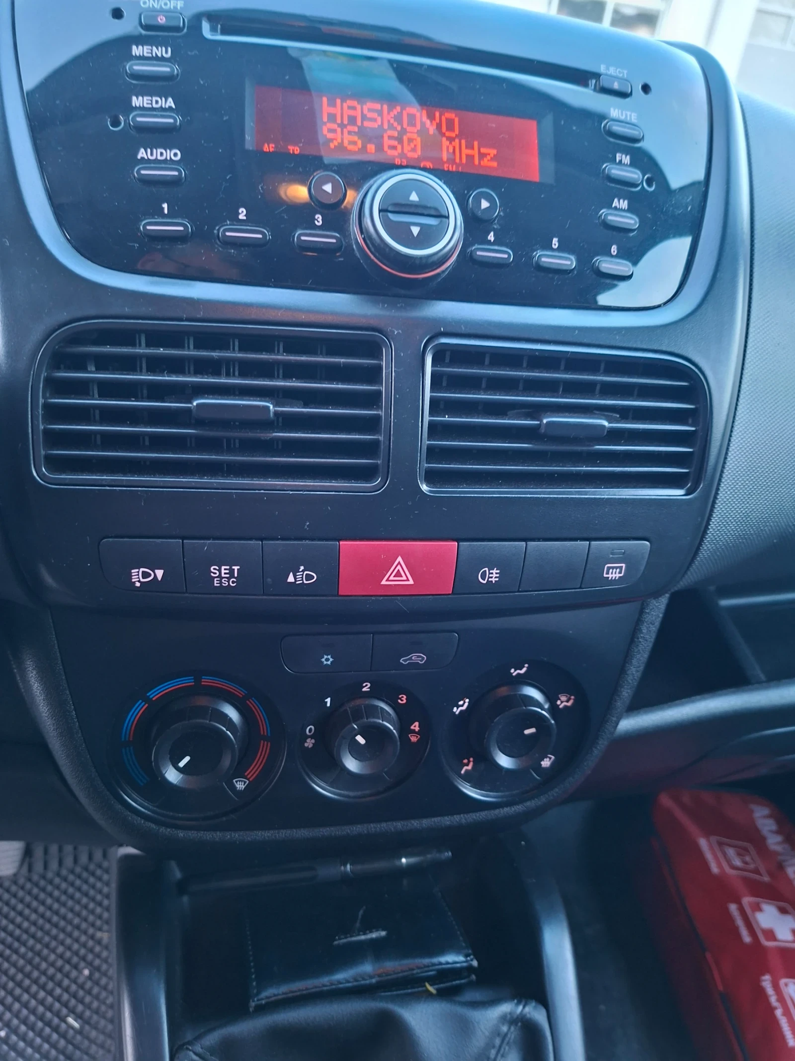 Fiat Doblo Товарен, снимка 7 - Автомобили и джипове - 54858570