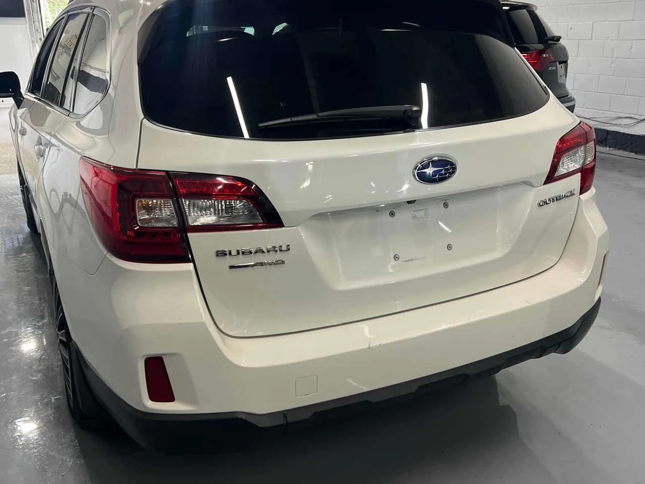 Subaru Outback * 5dr Wgn CVT 2.5i w/Touring Pkg * АВТОКРЕДИТ* , снимка 4 - Автомобили и джипове - 54903358