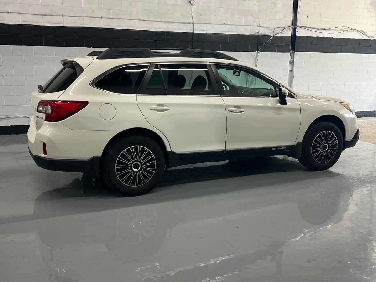 Subaru Outback * 5dr Wgn CVT 2.5i w/Touring Pkg * АВТОКРЕДИТ* , снимка 3 - Автомобили и джипове - 54903358