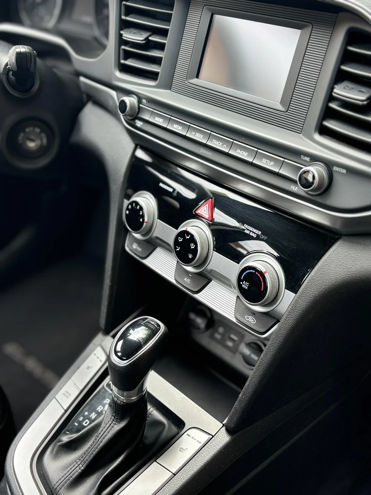 Hyundai Elantra 2.0 | Mobile.bg � ����������� 9