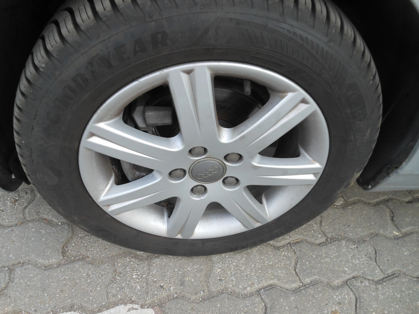 Audi A3 1, 9 TDI 105 КС, снимка 15 - Автомобили и джипове - 55384704
