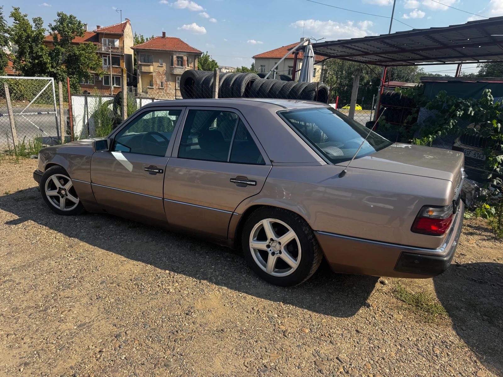 Mercedes-Benz 124 E220-150* KLIMA* GAS* NOV VNOS* GERMANY* , снимка 2 - Автомобили и джипове - 55565170