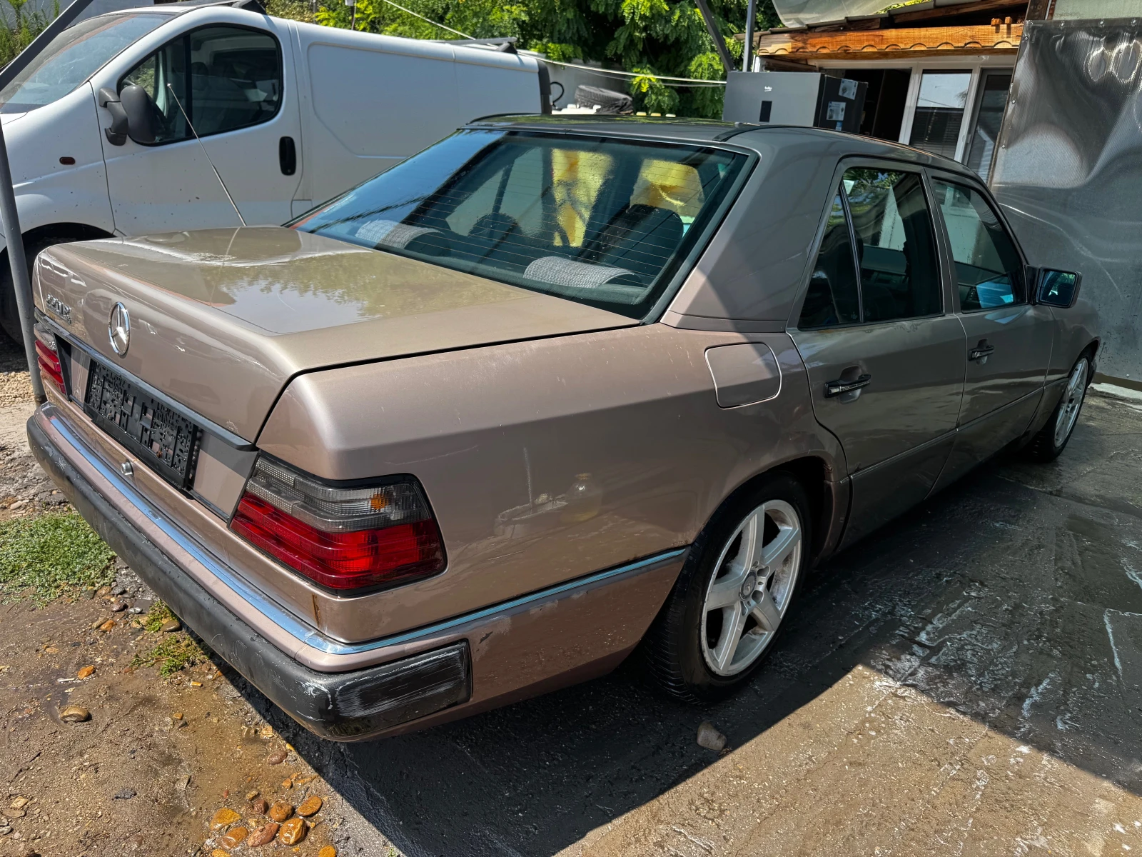 Mercedes-Benz 124 E220-150* KLIMA* GAS* NOV VNOS* GERMANY* , снимка 11 - Автомобили и джипове - 55565170