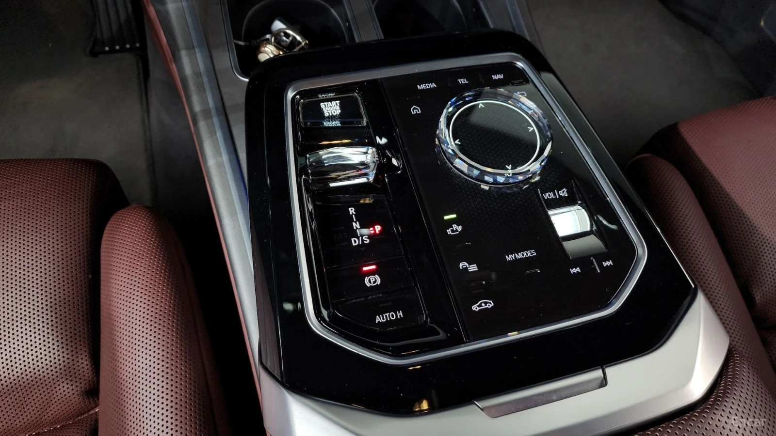 BMW 740 sDrive* РЕЛАКС* ТЕЛЕВИЗОР* МАСАЖИ* АВТОКРЕДИТ, снимка 7 - Автомобили и джипове - 55652680