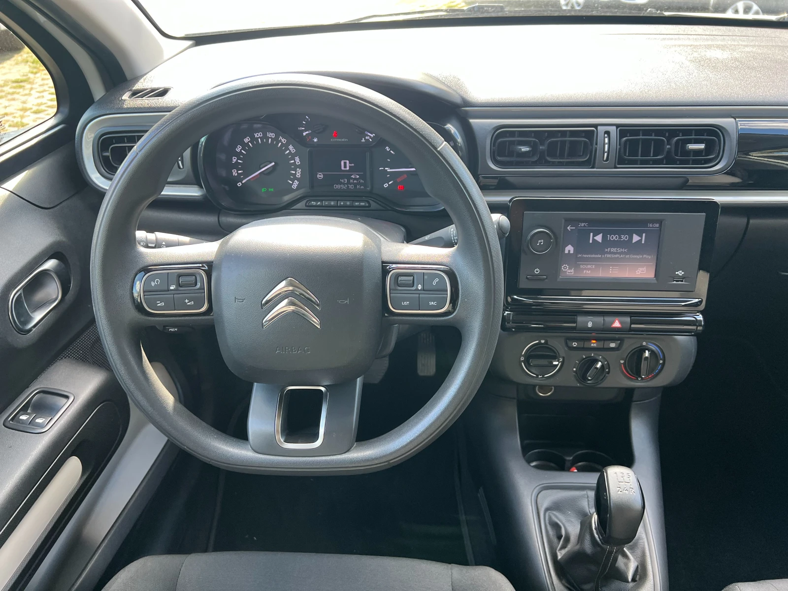 Citroen C3 1.2 Feel, снимка 9 - Автомобили и джипове - 56257931