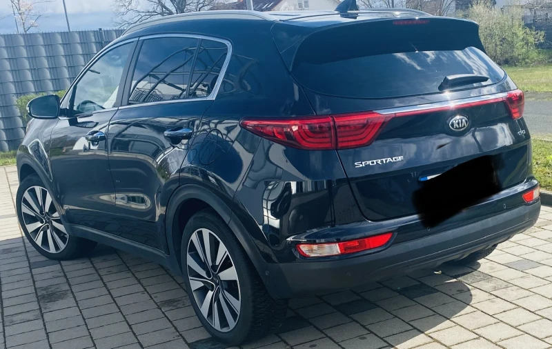 Kia Sportage, снимка 13 - Автомобили и джипове - 48417597