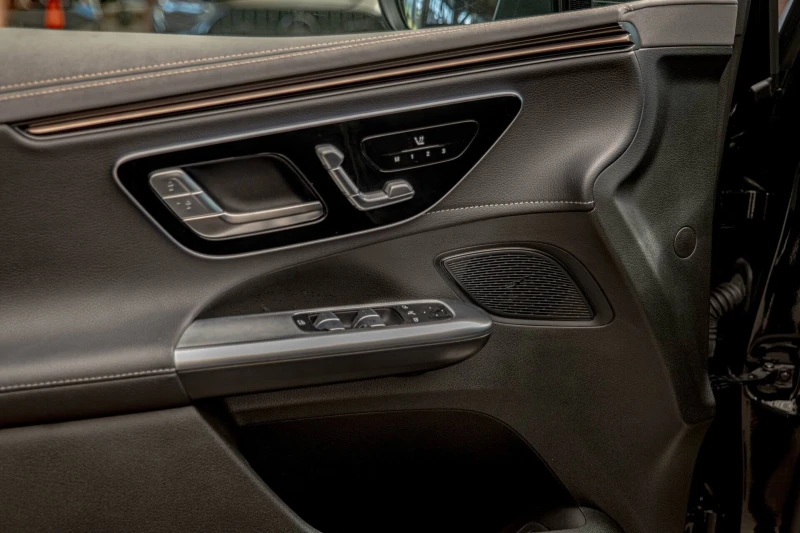 Mercedes-Benz EQE 300/SUV/100kWh/Night Packet/Подгрев/Камера/PRE-SAF, снимка 10 - Автомобили и джипове - 52090730