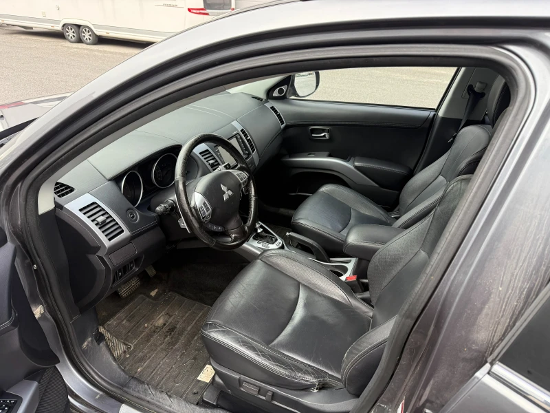 Mitsubishi Outlander Mitsubishi Outlander 2.2 DID / FULL / 4X4 / NAVI, снимка 8 - Автомобили и джипове - 52551621