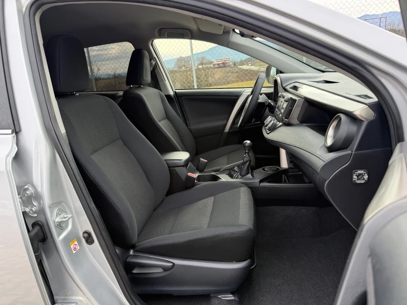 Toyota Rav4 2.0i 4x4 ШВЕЙЦАРИЯ, снимка 12 - Автомобили и джипове - 53288420