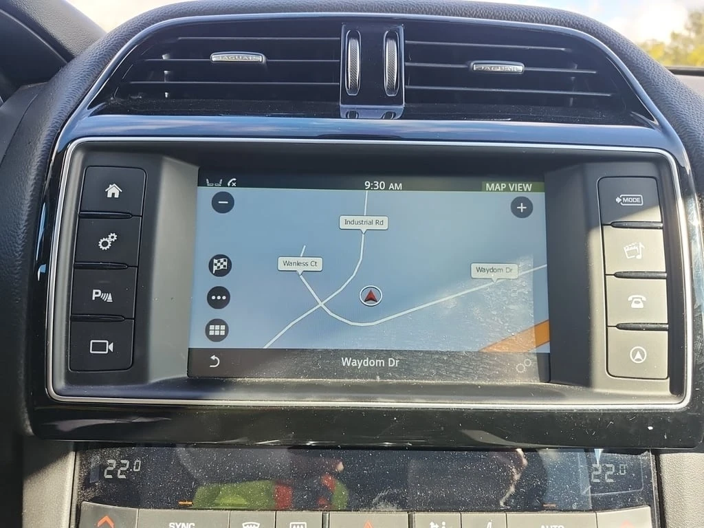 Jaguar F-PACE  - изображение 10