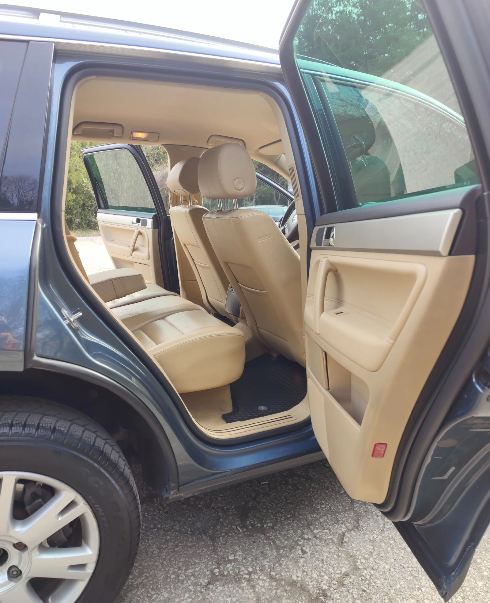 VW Touareg 3.0 TDI, снимка 9 - Автомобили и джипове - 53843612