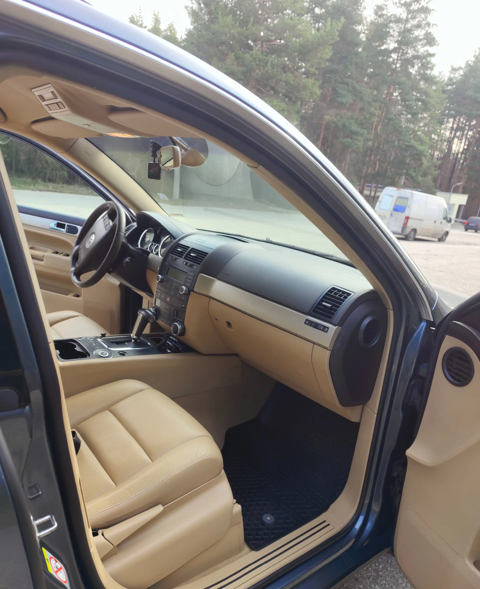 VW Touareg 3.0 TDI, снимка 10 - Автомобили и джипове - 53843612