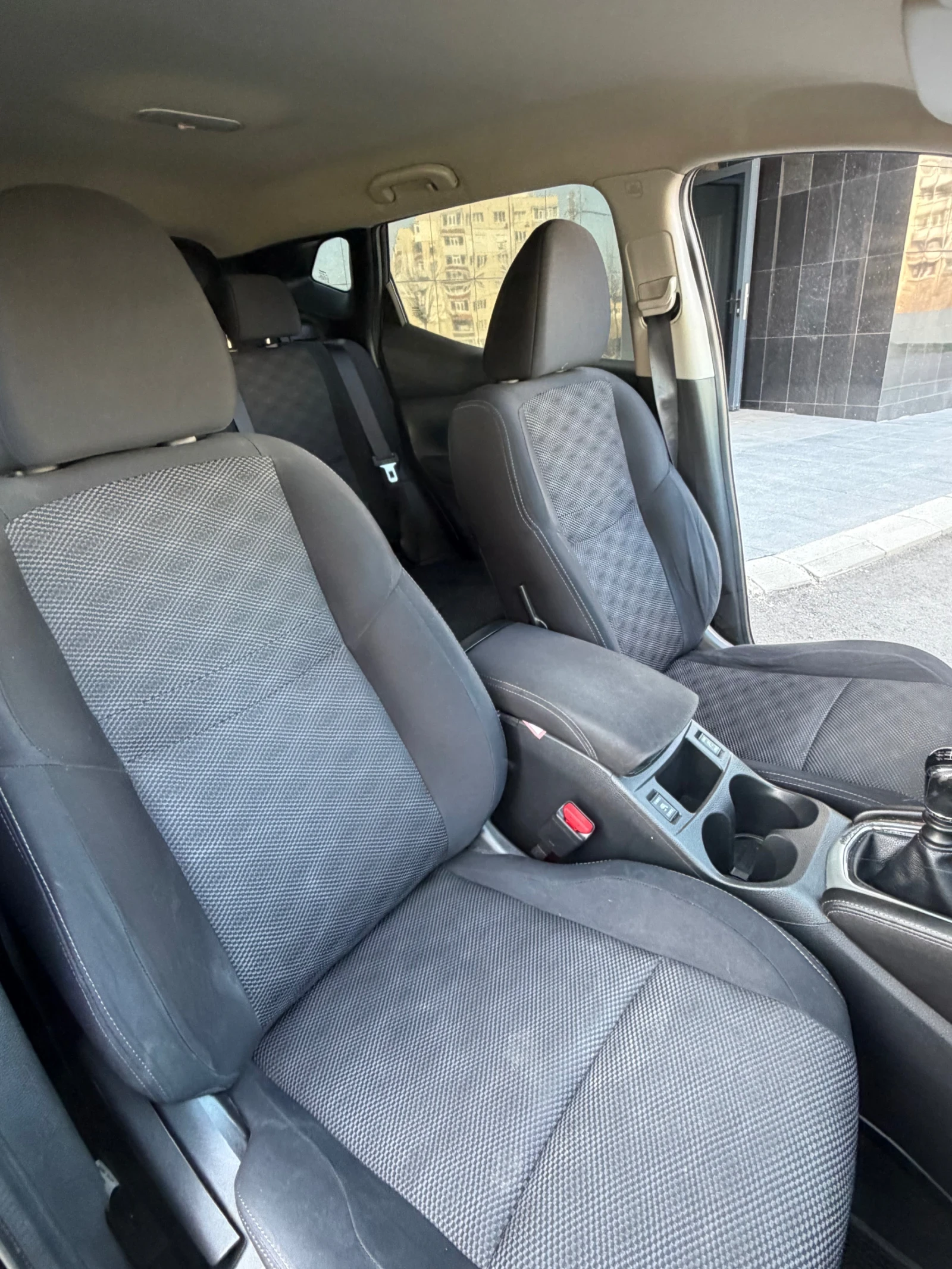 Nissan Qashqai 1.2i 360- КАМЕРА, снимка 12 - Автомобили и джипове - 53989919