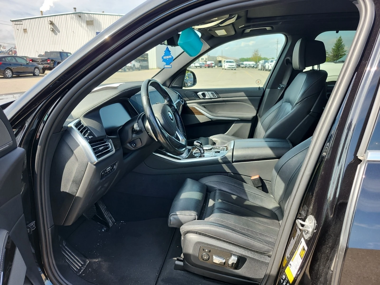 BMW X5  CARFAX / ПАНОРАМА / АВТОКРЕДИТ, снимка 8 - Автомобили и джипове - 55898594