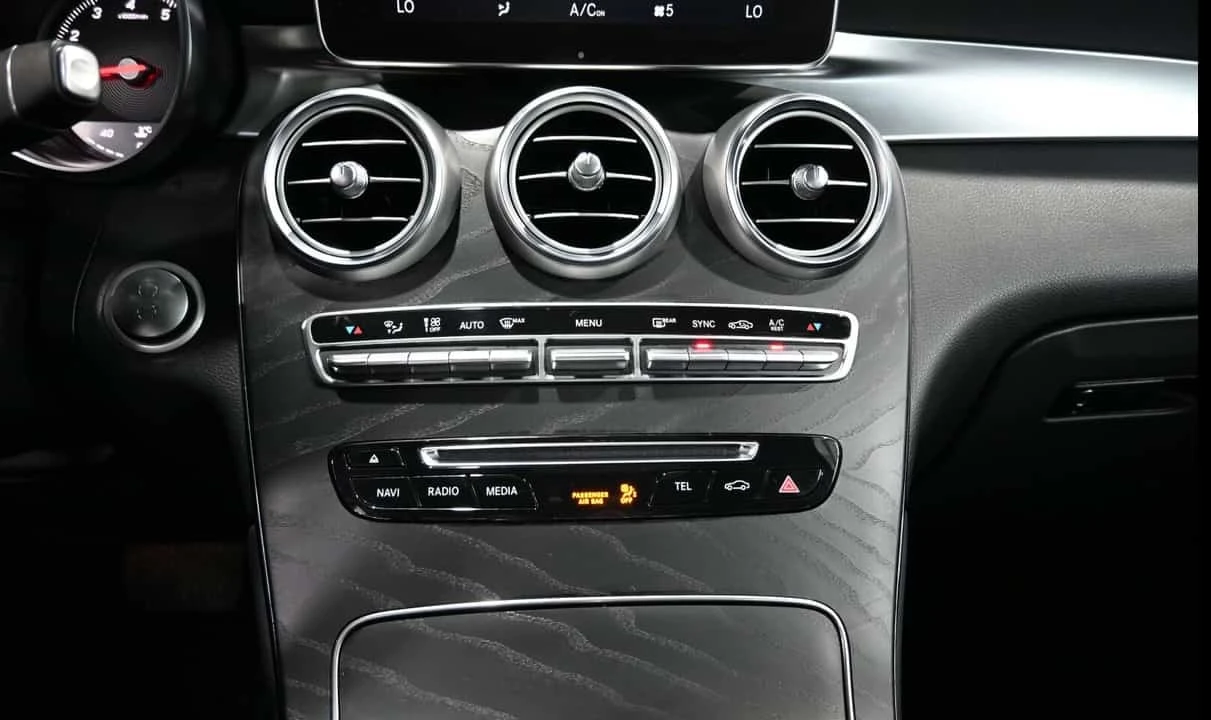 Mercedes-Benz GLC 300 MEMORY * CARFAX * ОПЦИЯ ЗА ФИНАНСИРАНЕ, снимка 9 - Автомобили и джипове - 56266884