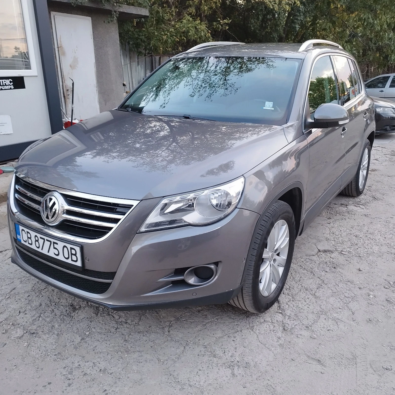 VW Tiguan, снимка 2 - Автомобили и джипове - 56455156