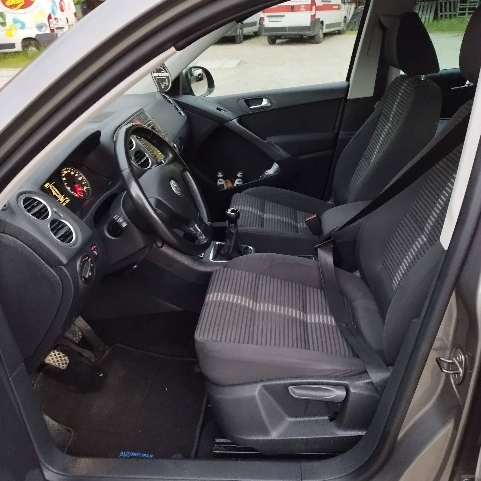 VW Tiguan, снимка 17 - Автомобили и джипове - 56455156