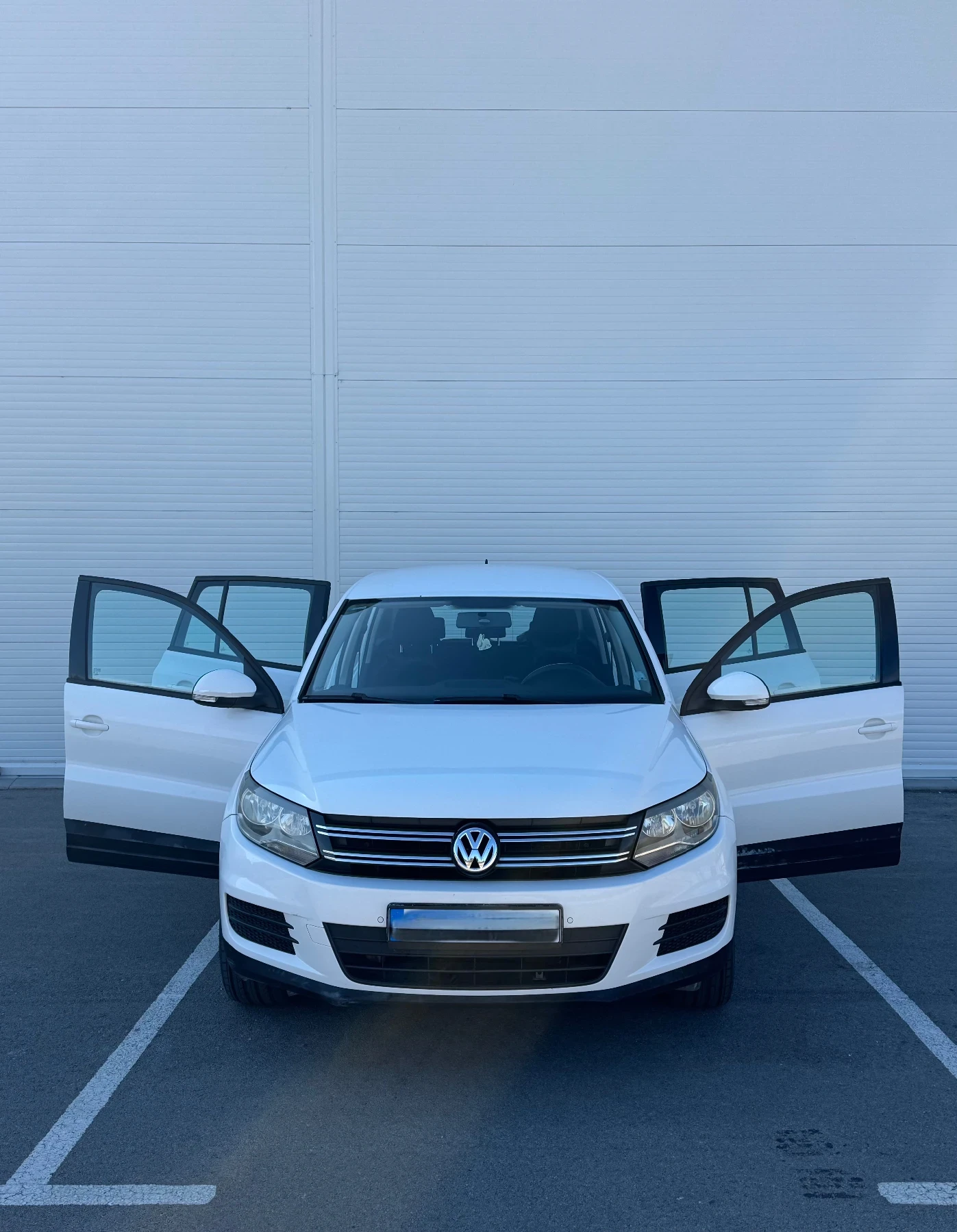 VW Tiguan, снимка 2 - Автомобили и джипове - 56585473
