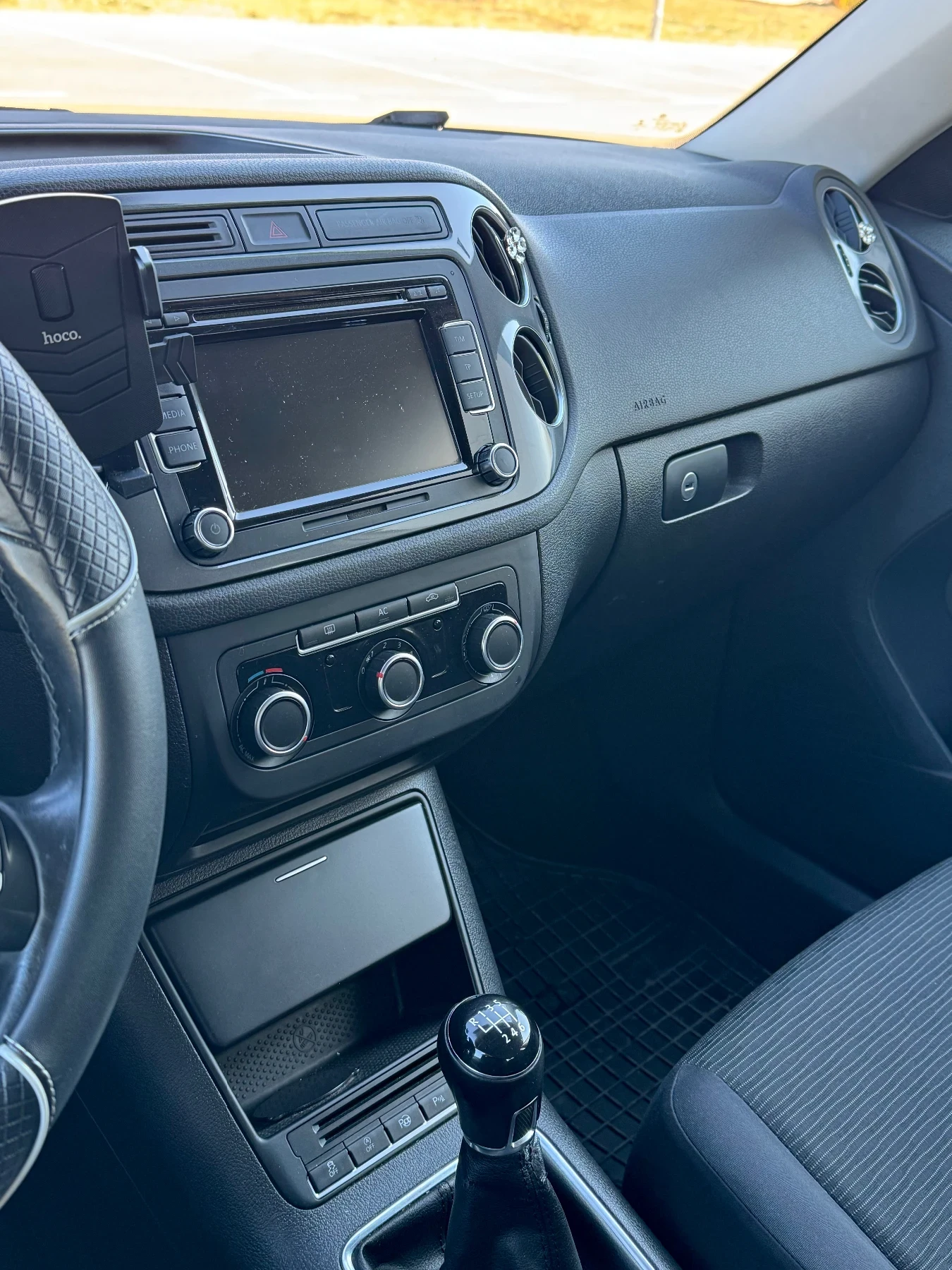VW Tiguan, снимка 8 - Автомобили и джипове - 56585473