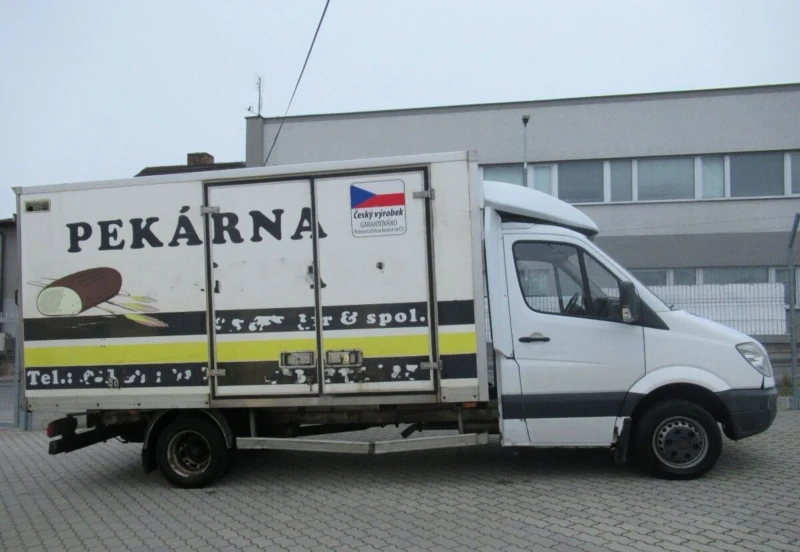 Mercedes-Benz Sprinter 513 До 3.5 тона двойна гума, снимка 2 - Бусове и автобуси - 47935173