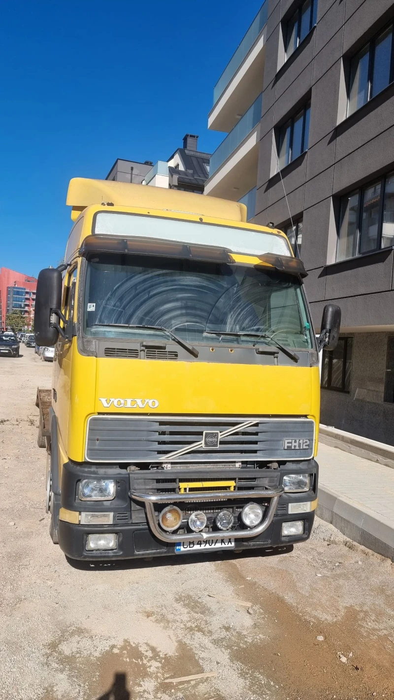 Volvo F12 Пътна помощ , снимка 1 - Камиони - 48256453