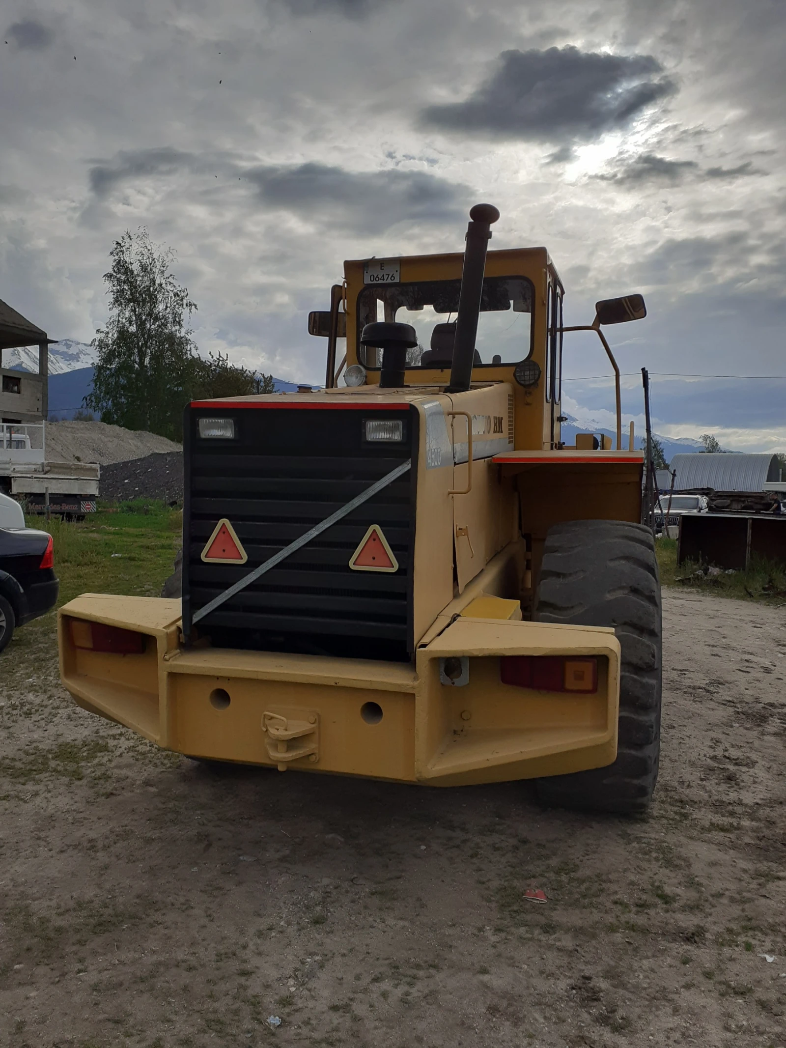 Челен товарач Volvo BM4500, снимка 4 - Индустриална техника - 55610391