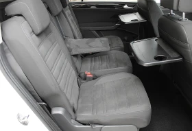 VW Touran 2.0TDI/DSG/DISTRONIC/PDC/LED/TOP, снимка 11