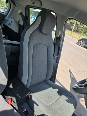 Renault Zoe 52kw/23хил.км/ДОКАЗАН ПРОБЕГ!ТЕРМОПОМПА! - 25900 лв. - 13547774 | Car24.bg