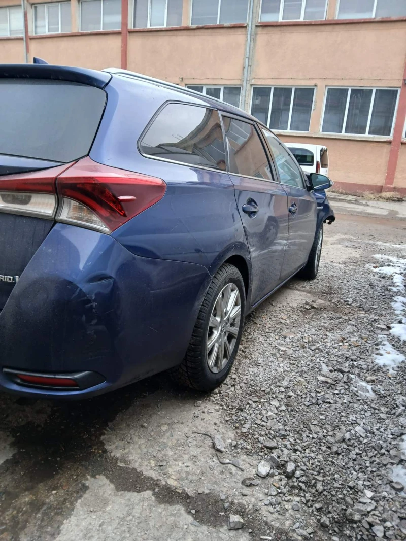 Toyota Auris, снимка 5 - Автомобили и джипове - 48801506